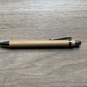 Crayon en bambou personnalisé avec gravure laser prénom