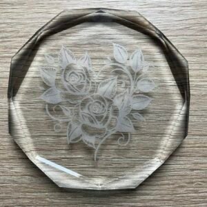 Élégante Décoration en Verre Gravé